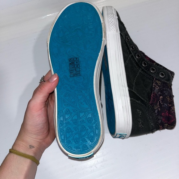 Blowfish Malibu Kailyn Kora High-MidTop Sneakers Black Sun Canvas/ Floral Size 7 - Picture 7 of 10